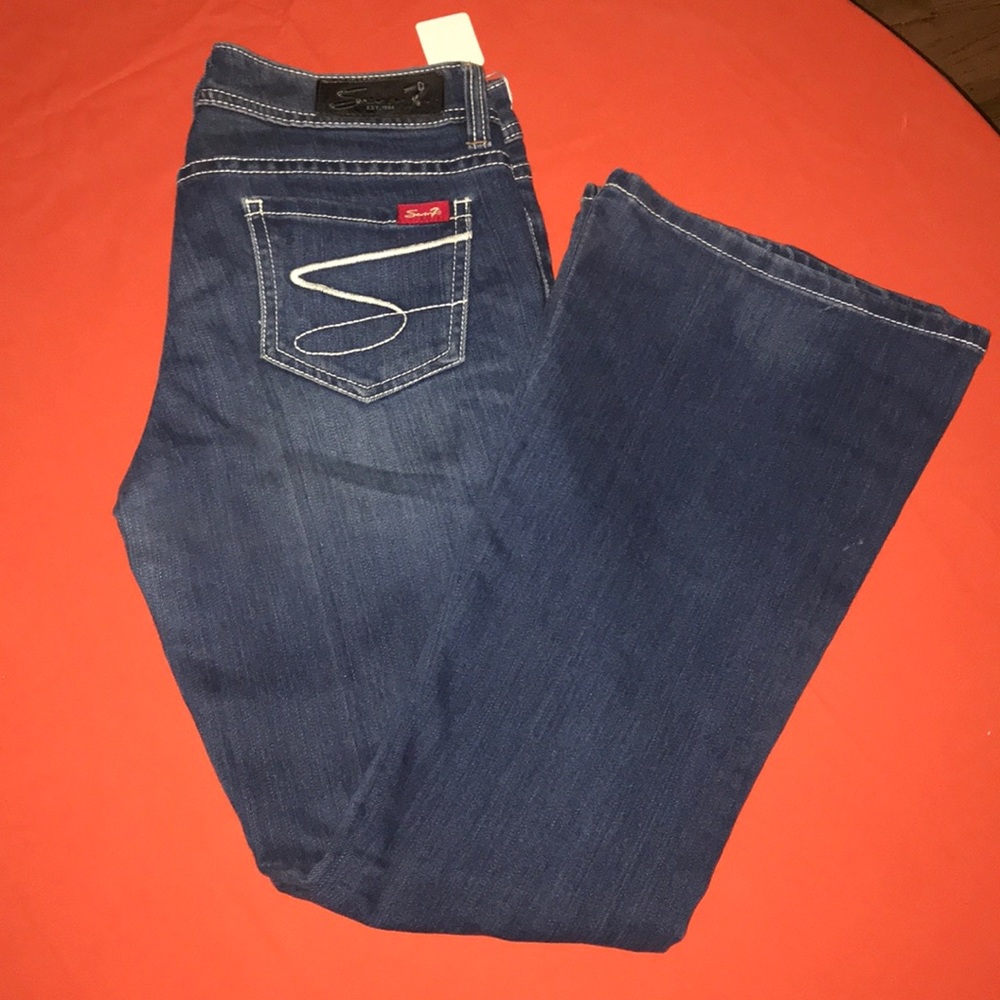 Size 8Petite Seven7 Flare Jeans